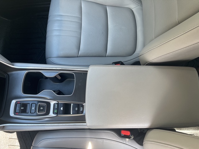 2019 Honda Accord Hybrid EX-L photo 18