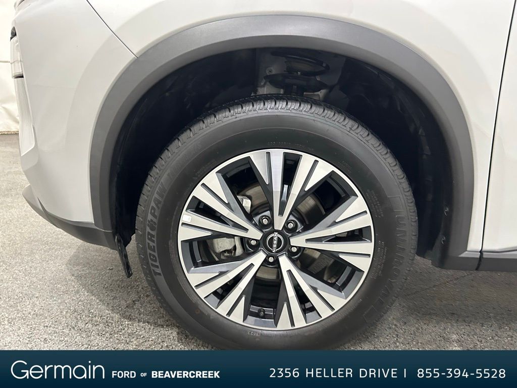 2023 Nissan Rogue SV photo 11