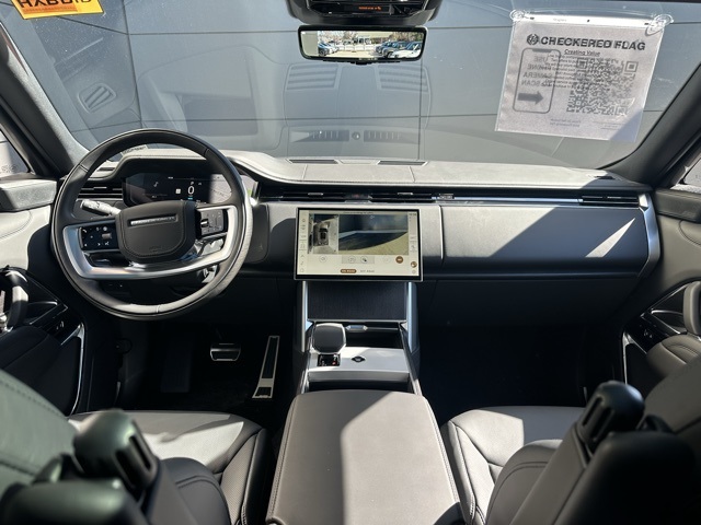 2025 Land Rover Range Rover SE photo 2