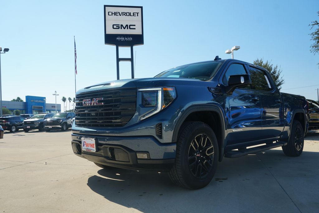 2026 GMC Sierra SLE's photo