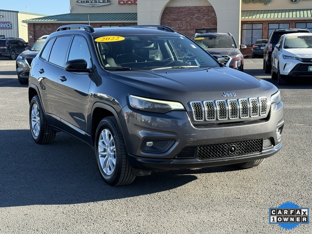 2022 Jeep Cherokee Latitude Lux's photo