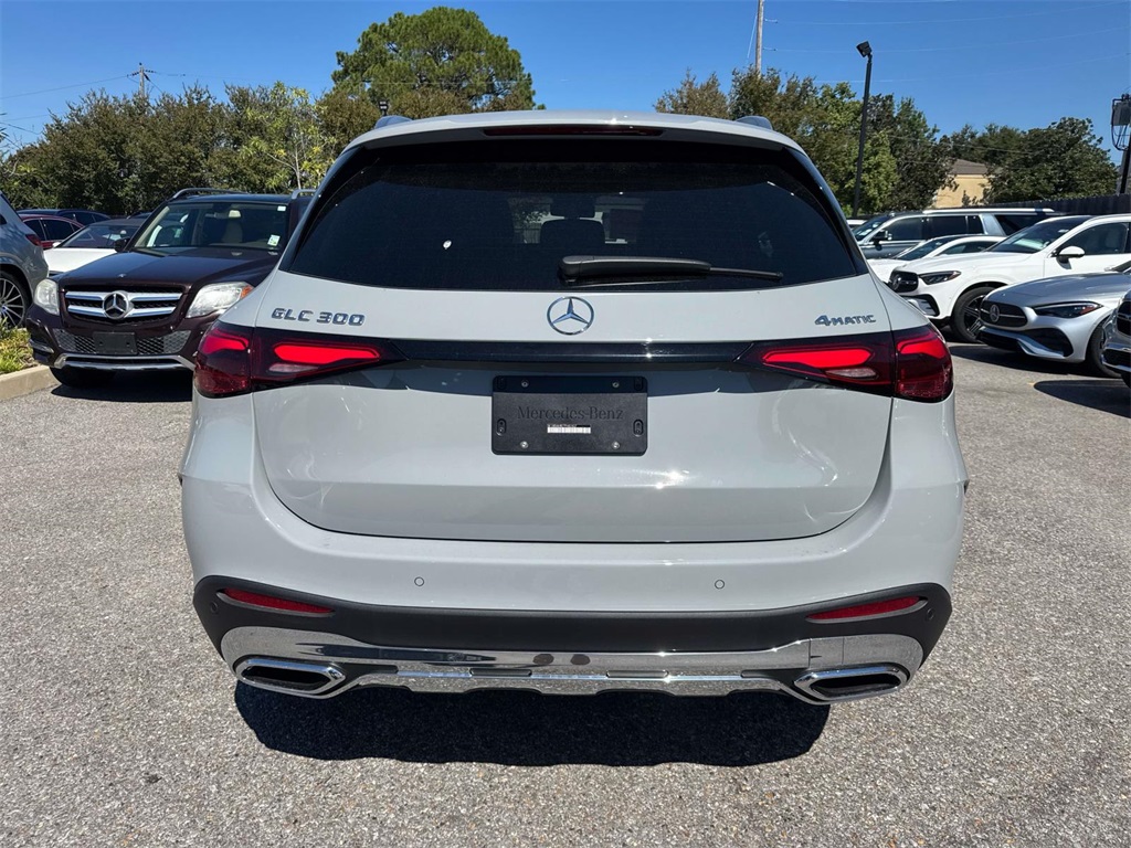 2026 Mercedes Benz GLC 300 4MATIC photo 4