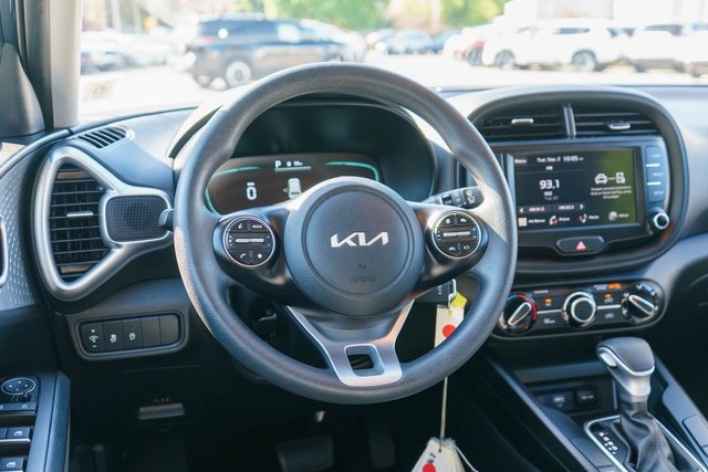 2023 Kia Soul LX photo 11