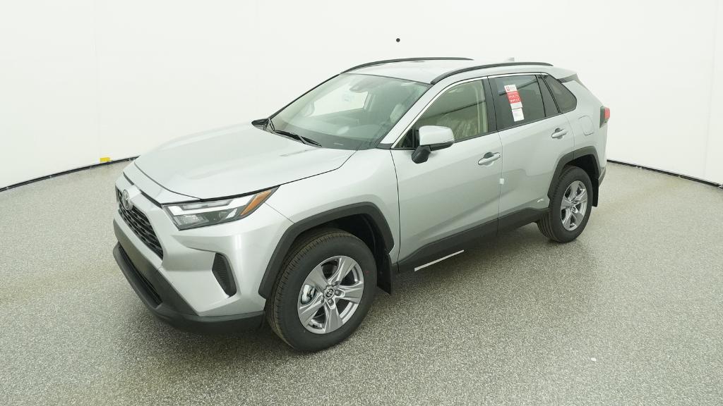 2025 Toyota RAV4 XLE's photo