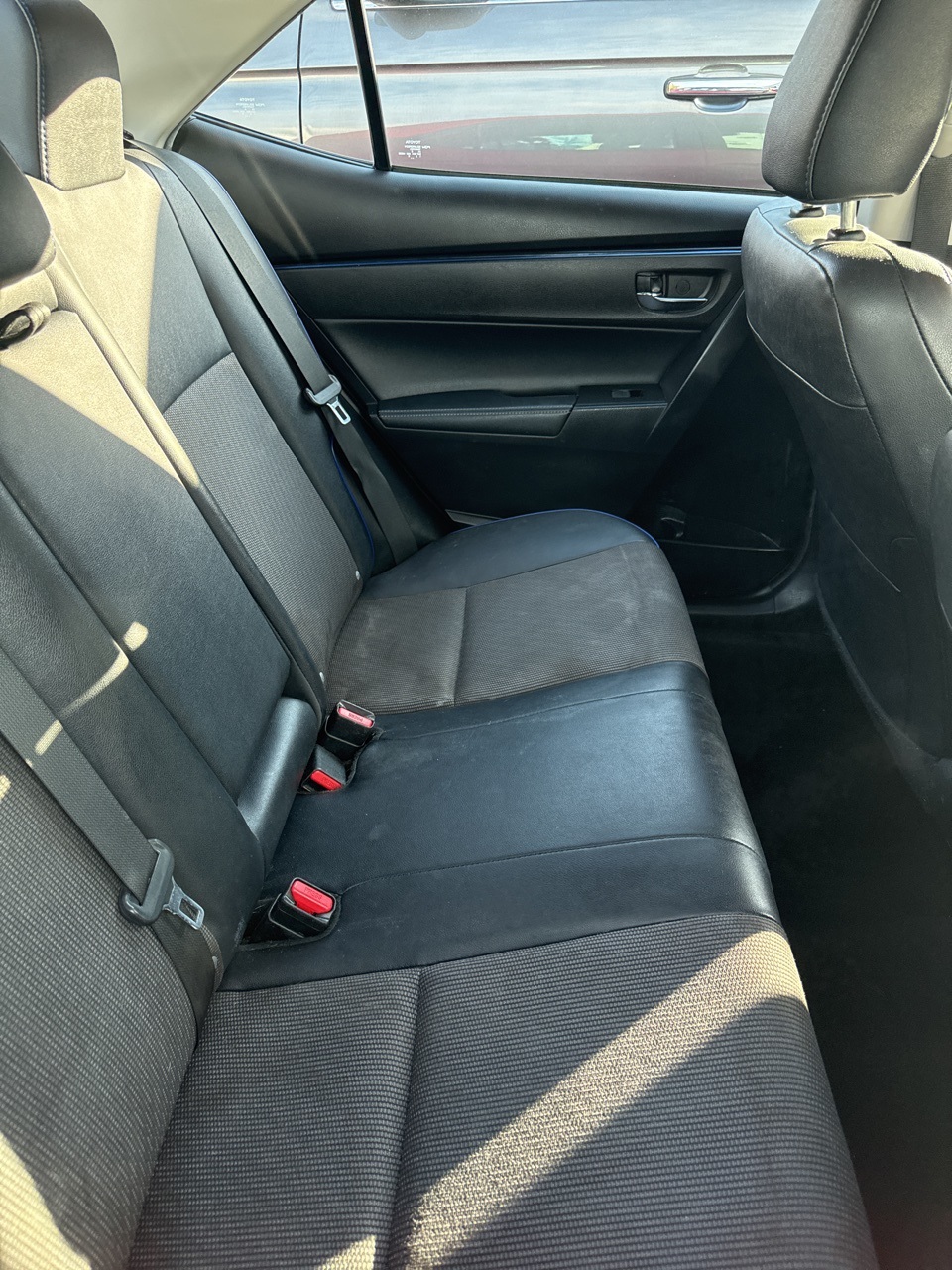 2017 Toyota Corolla L photo 4