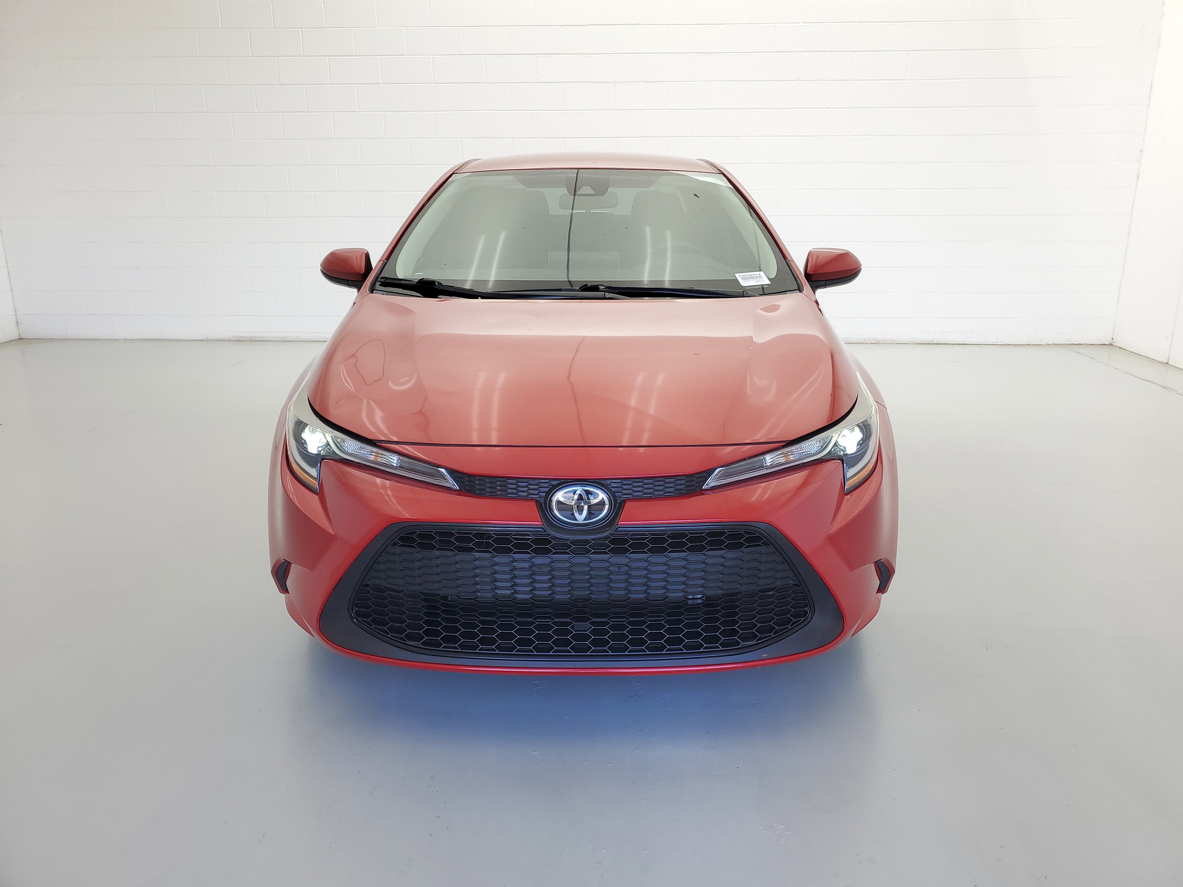 Used 2021 Toyota Corolla LE with VIN 5YFEPMAE3MP253201 for sale in Northfield, Minnesota