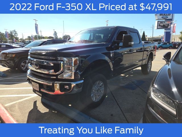 2022 Ford F-350 Super Duty XL's photo