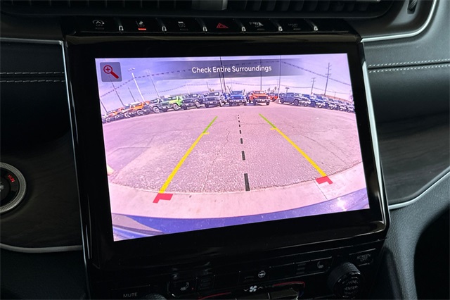 2023 Jeep Grand Cherokee Limited photo 3