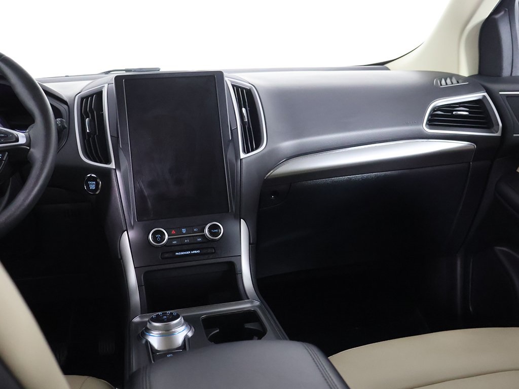 2022 Ford Edge SEL photo 30