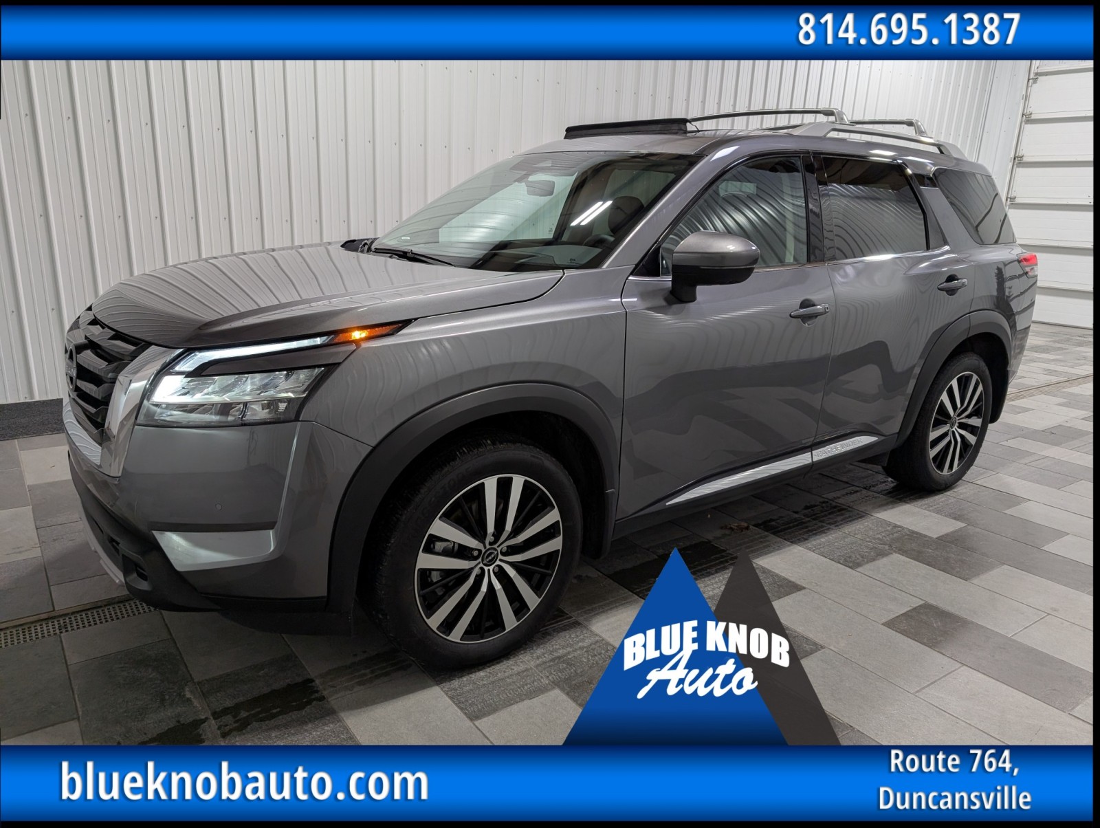 2024 Nissan Pathfinder Platinum's photo