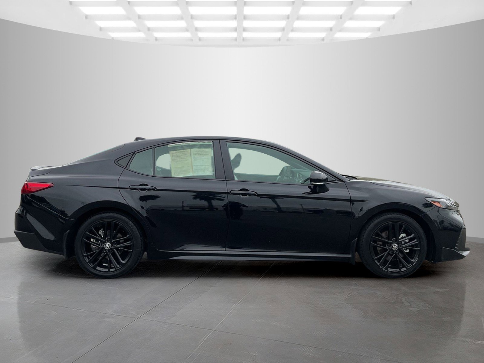 2025 Toyota Camry SE photo 2