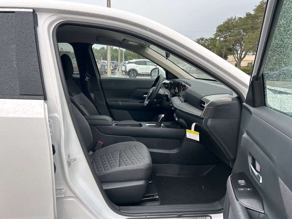 2025 Nissan Kicks SV photo 30
