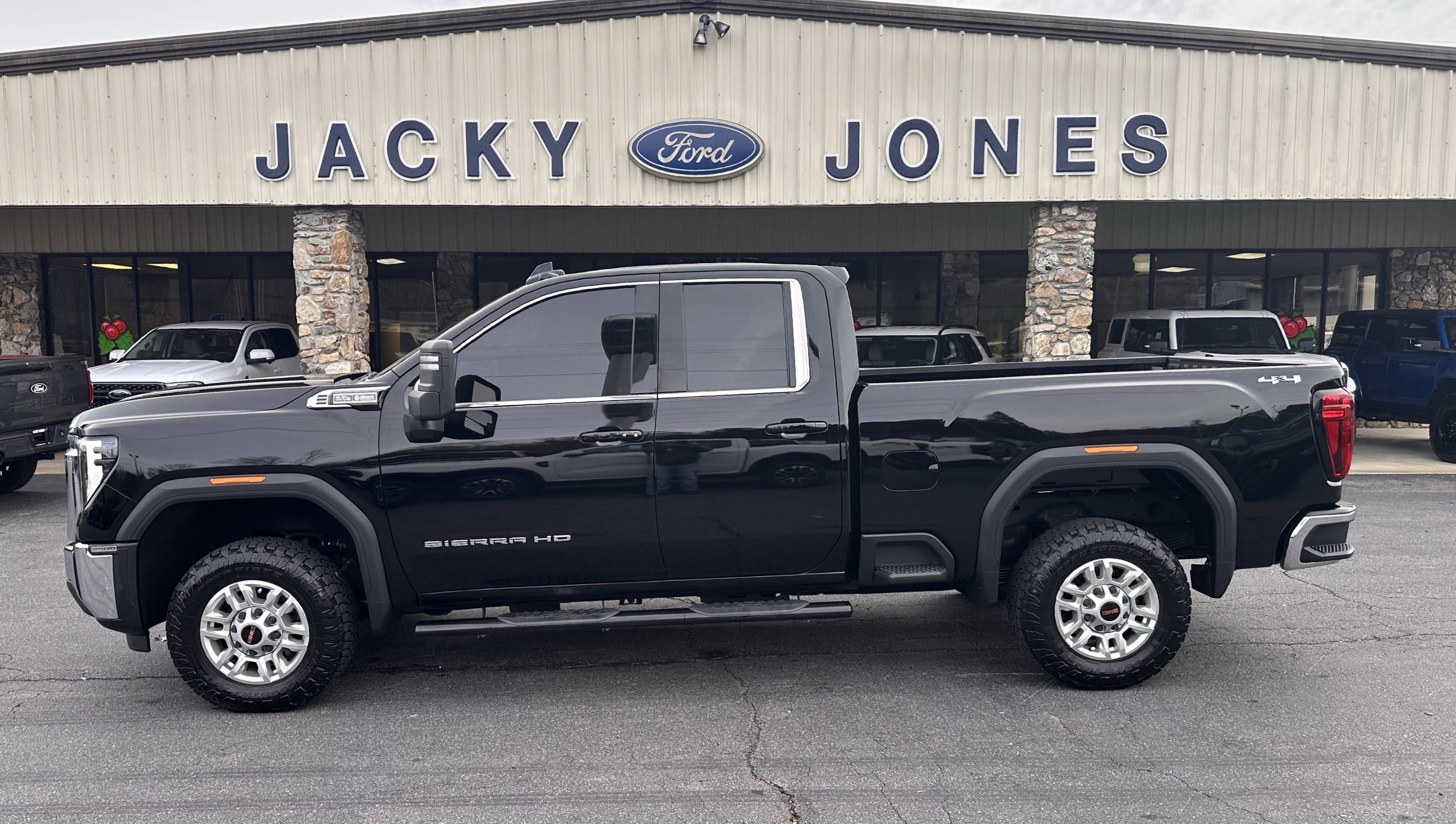 2024 GMC Sierra 2500HD SLE's photo