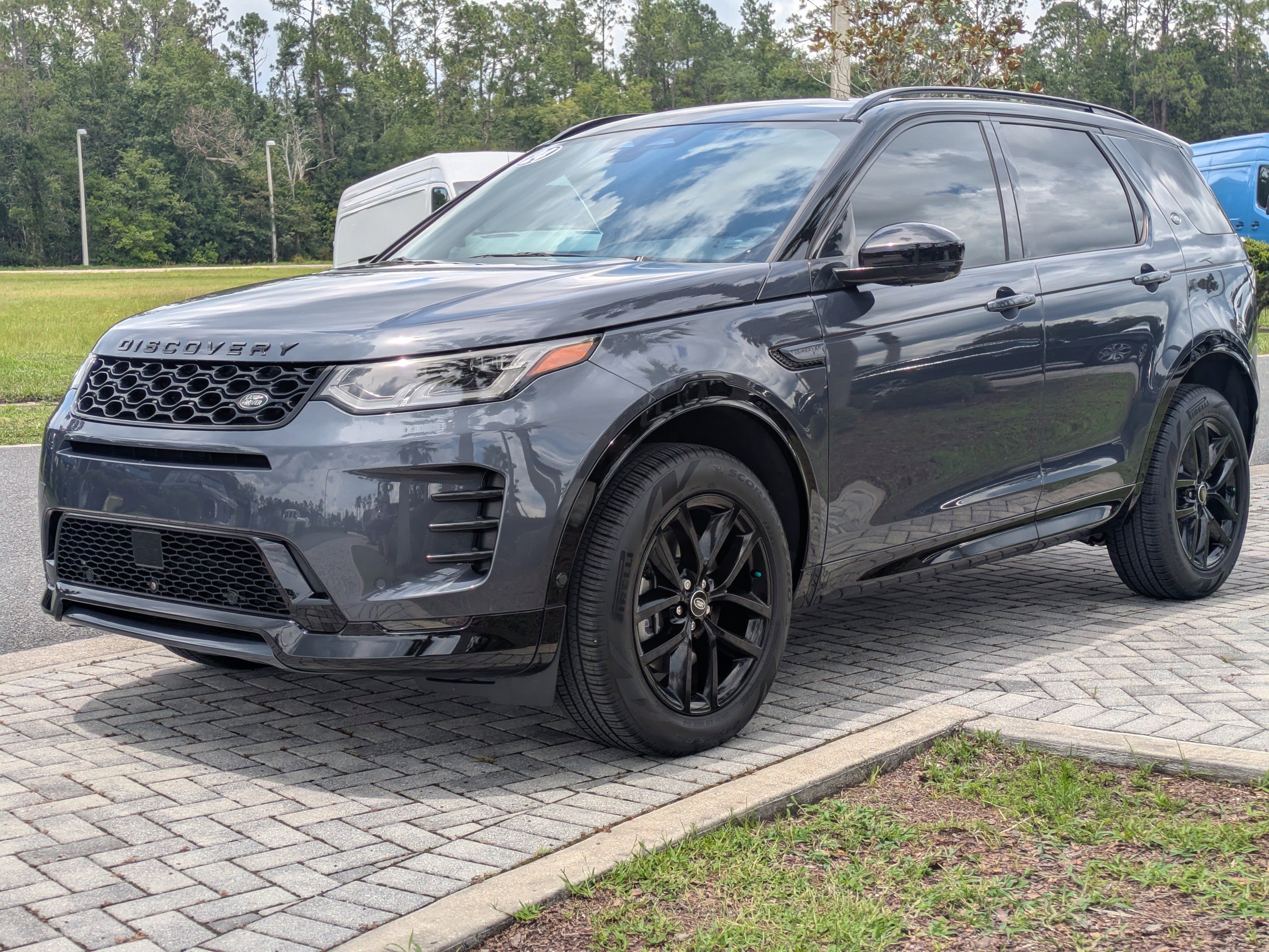 2024 Land Rover Discovery Sport Dynamic SE photo 9