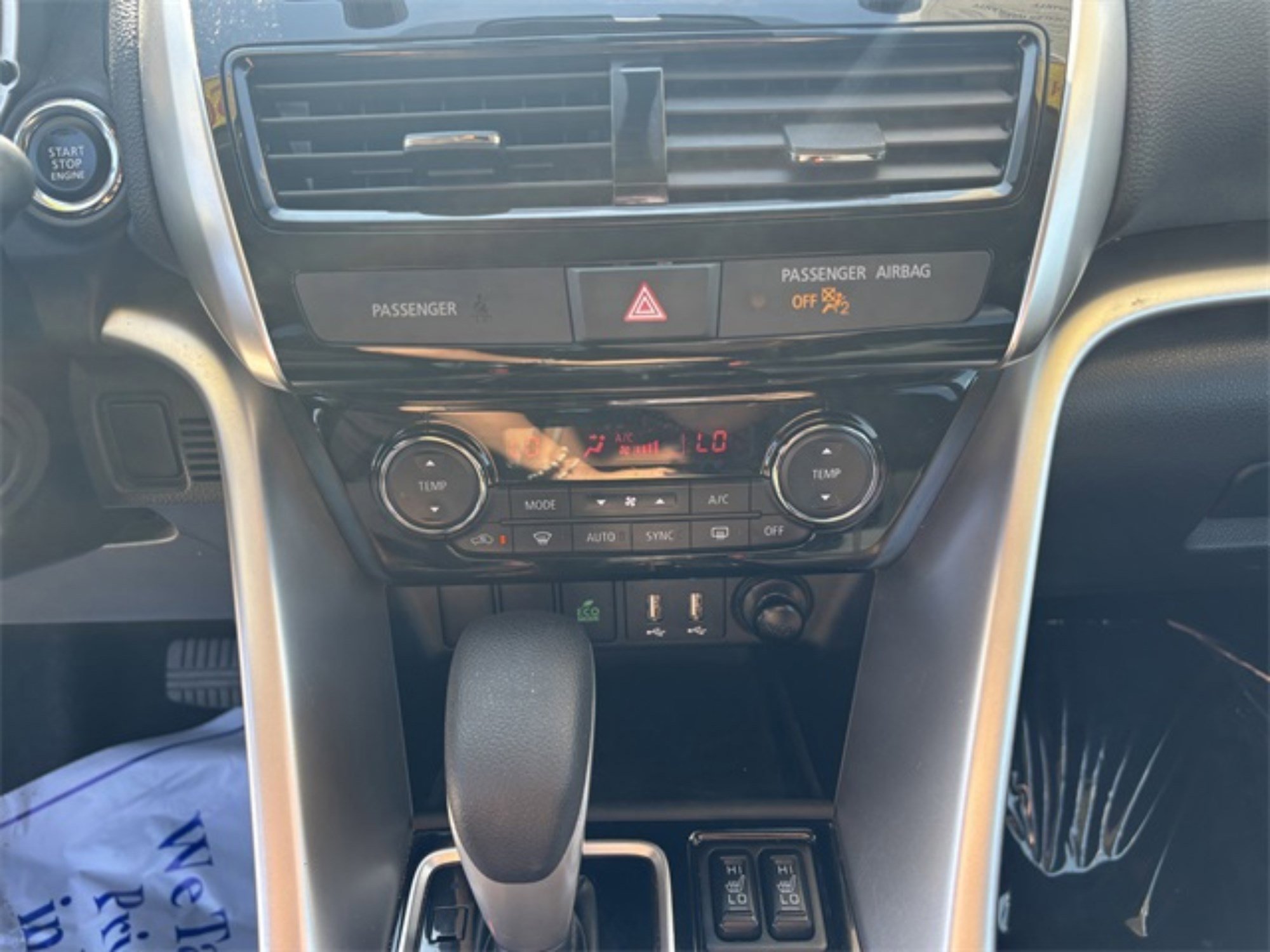 2024 Mitsubishi Eclipse Cross SE photo 17