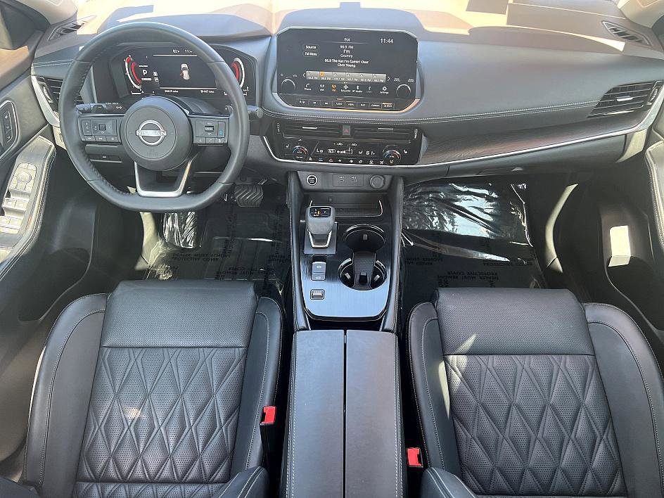 2023 Nissan Rogue Platinum photo 15