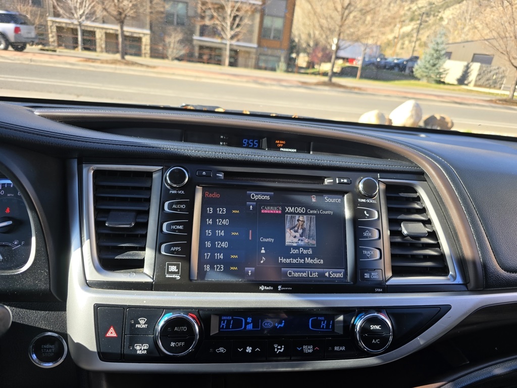 2014 Toyota Highlander Base Hybrid photo 4