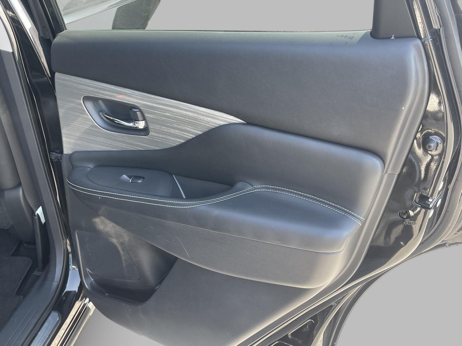 2016 Nissan Murano SL photo 17