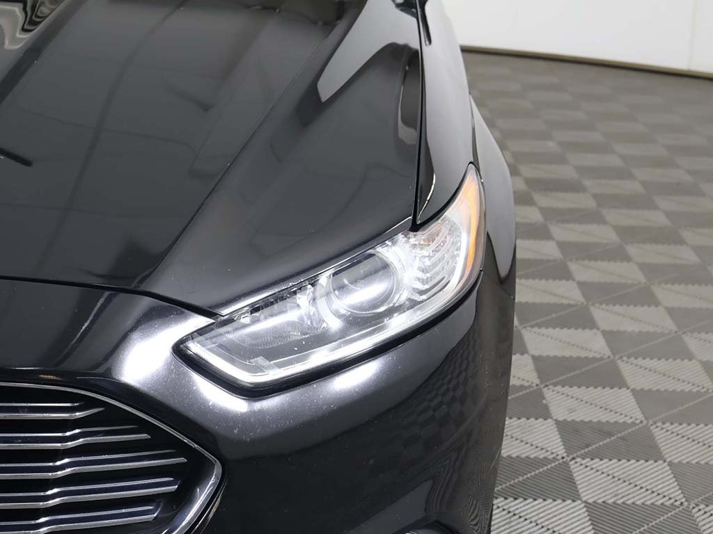 2016 Ford Fusion SE photo 11
