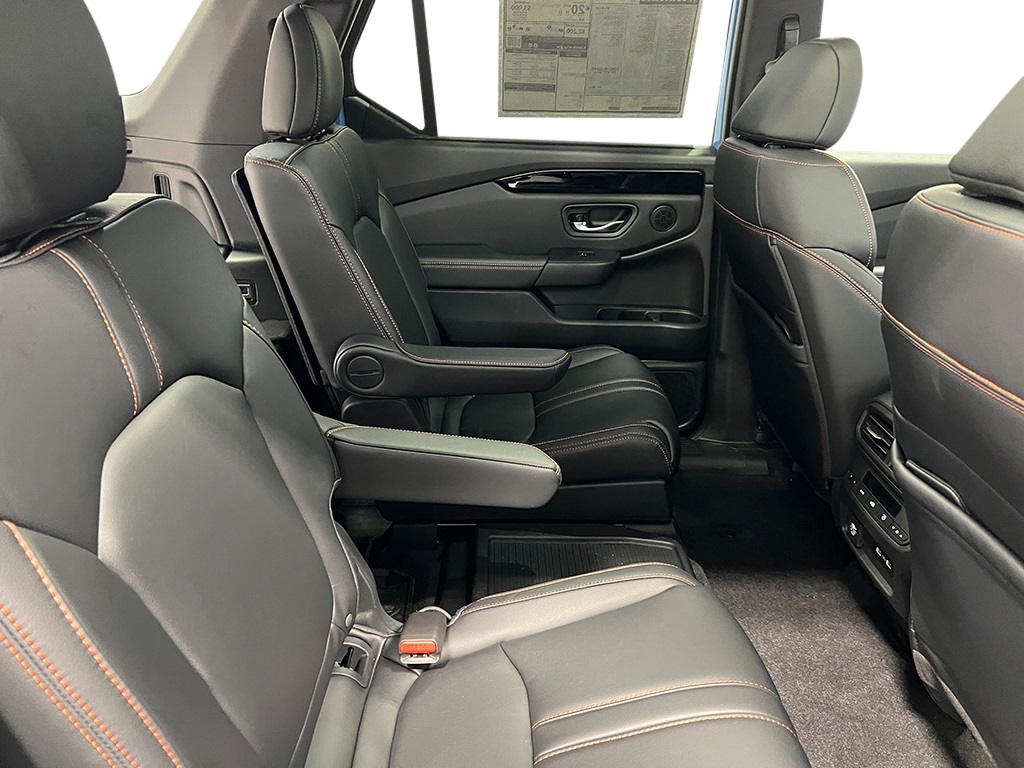 2025 Honda Pilot TrailSport photo 31