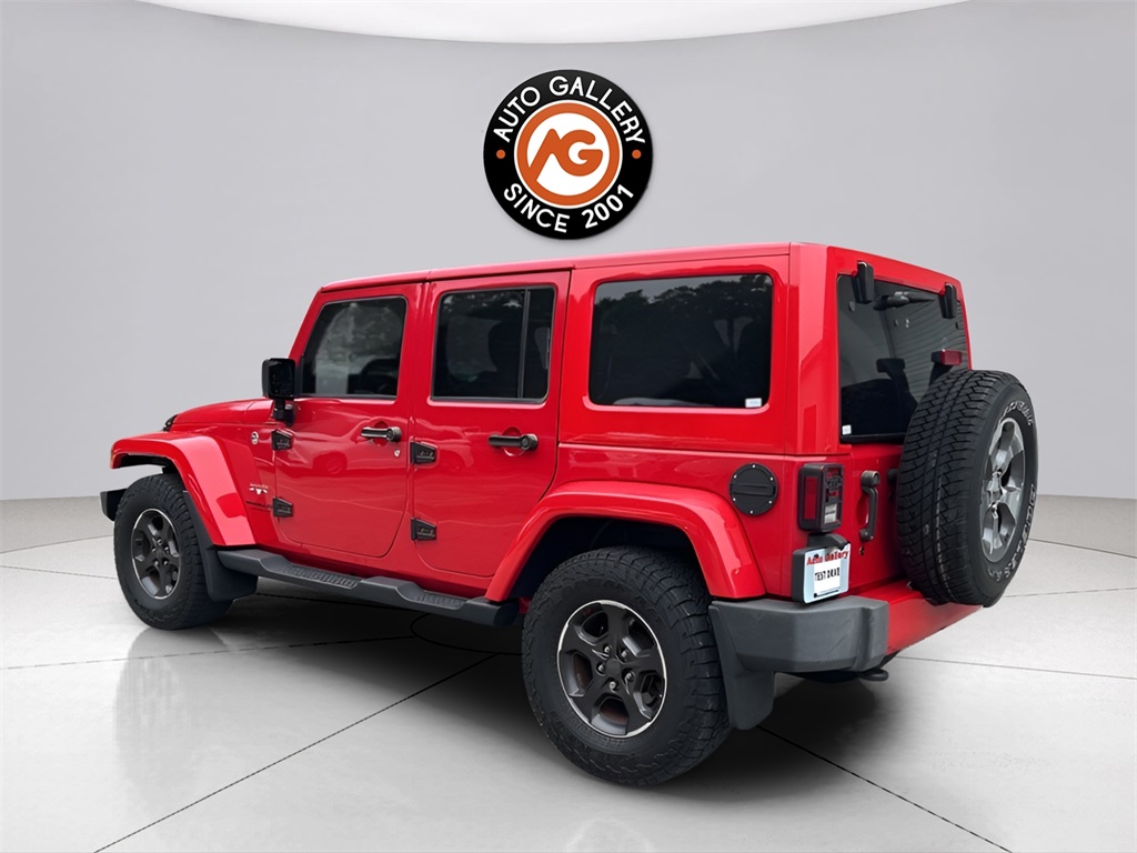 2017 Jeep Wrangler Unlimited Sahara photo 2