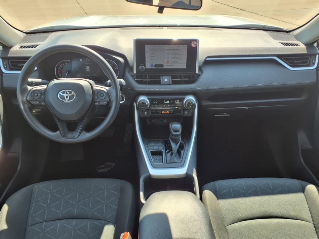 2024 Toyota RAV4 XLE photo 2