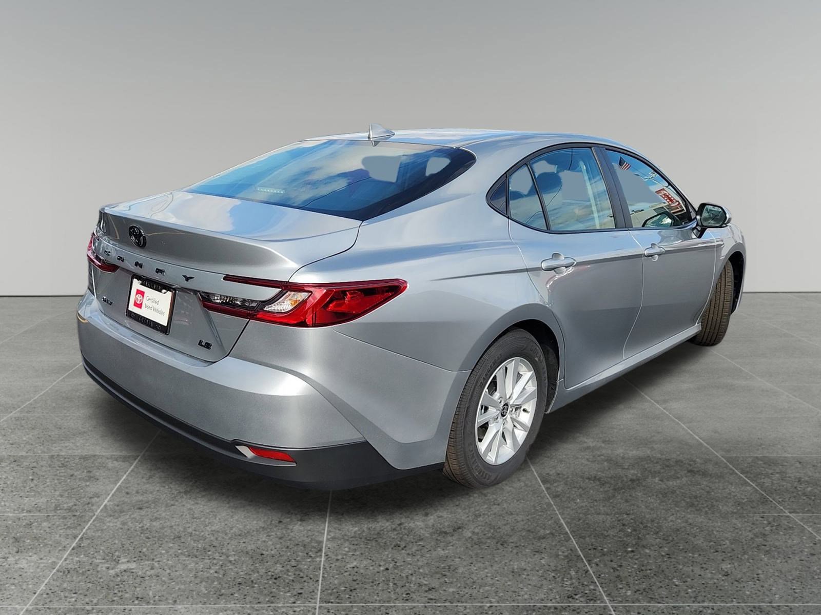2025 Toyota Camry LE photo 4