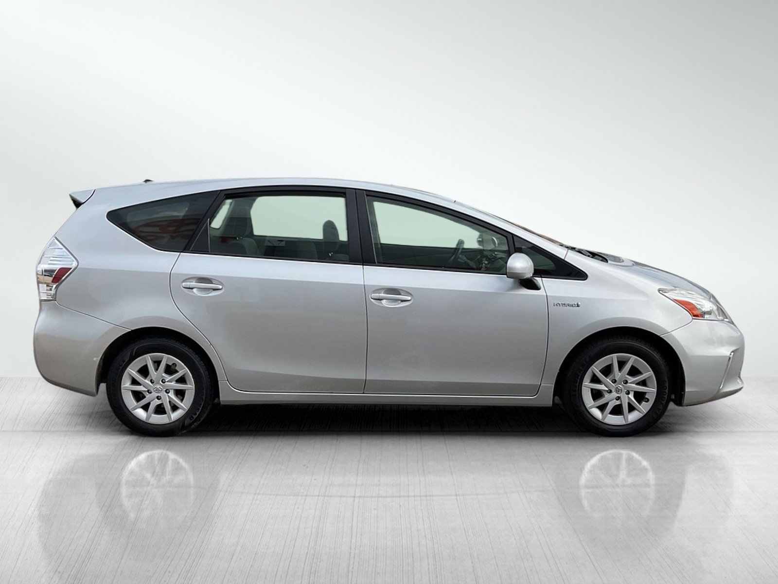 2012 Toyota Prius V Two photo 6