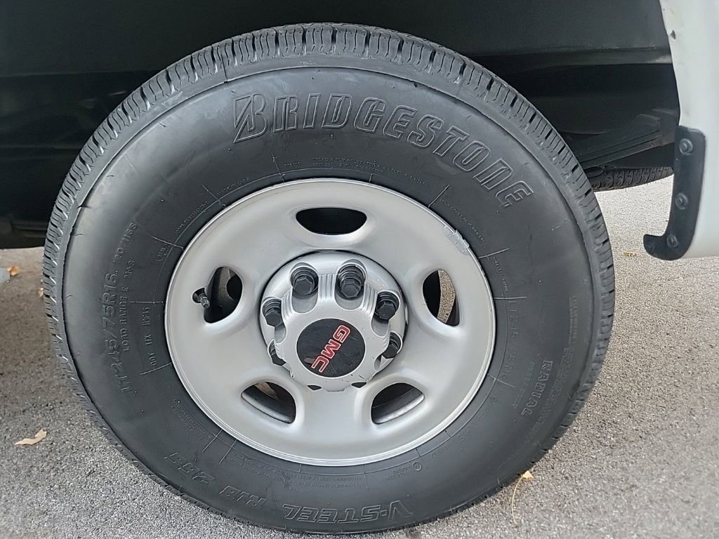 2023 Gmc Savana Cargo 2500 photo 10