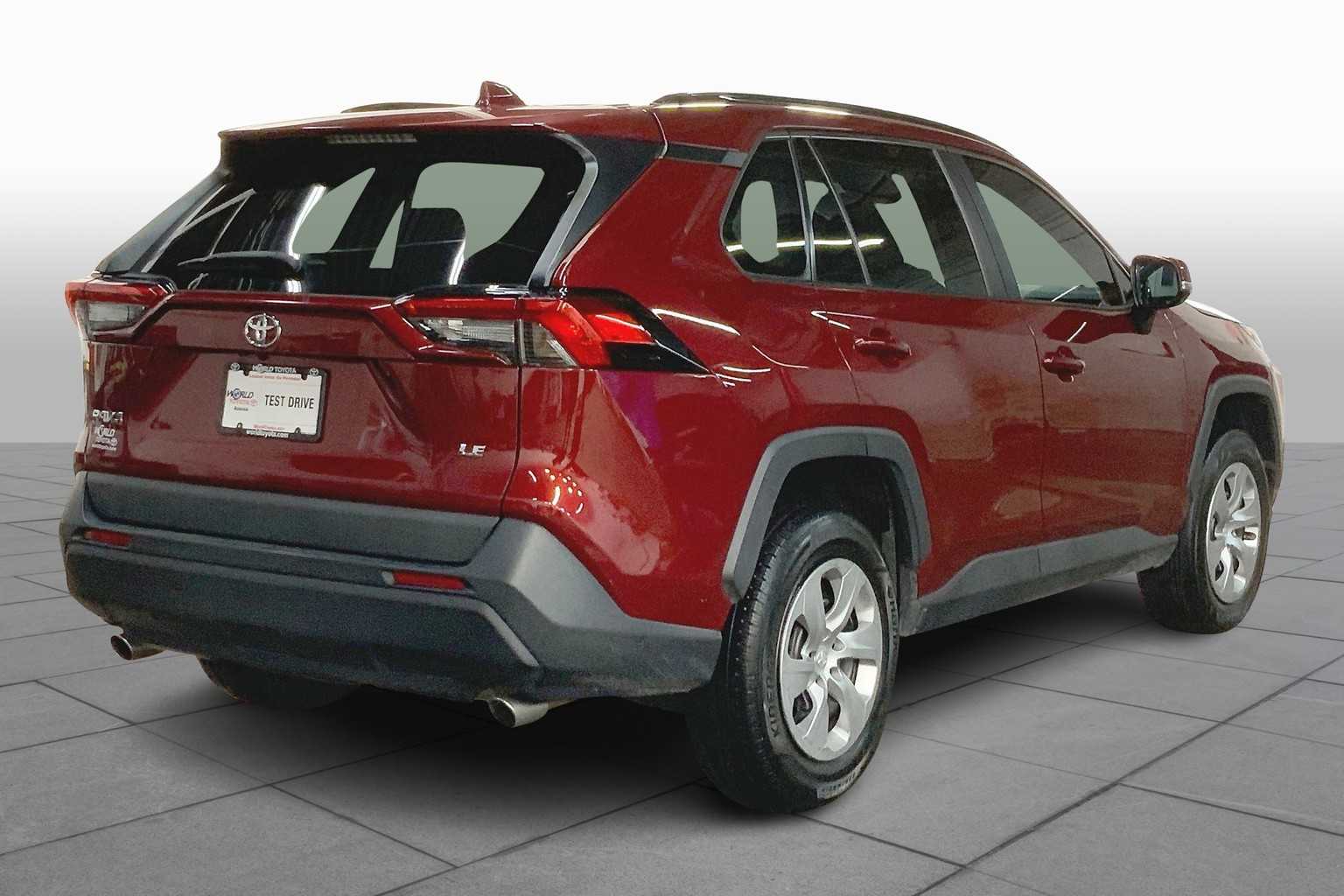 Image 10 of Pre-Owned 2021 Toyota RAV4 LE