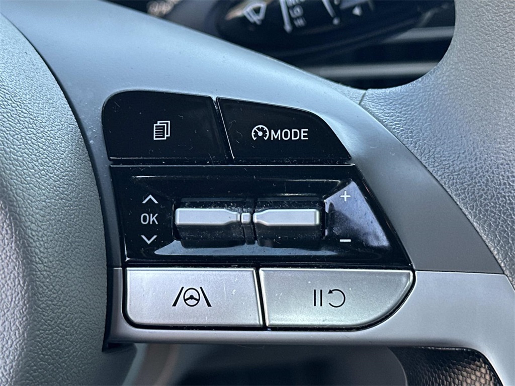 2023 Hyundai Elantra SEL photo 20