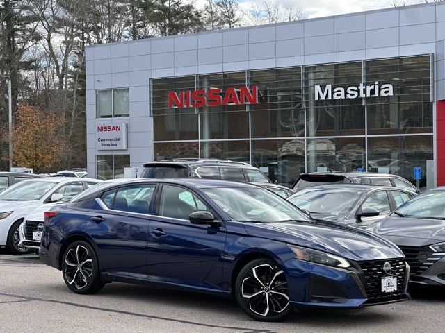 2023 Nissan Altima SR