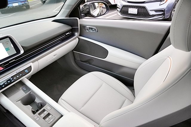 Used 2023 Green Hyundai SEL image 19
