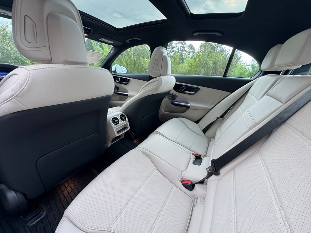 2025 Mercedes Benz C 300 photo 15