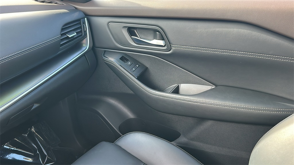 2023 Nissan Rogue SV photo 26