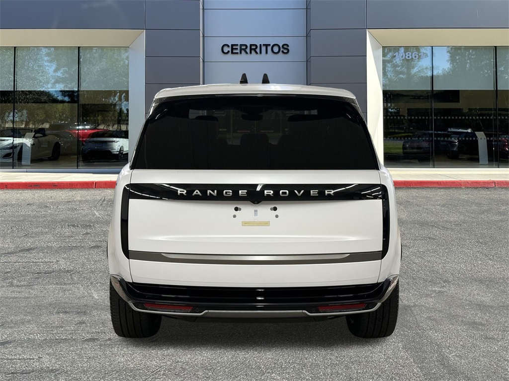 2025 Land Rover Range Rover SE photo 4