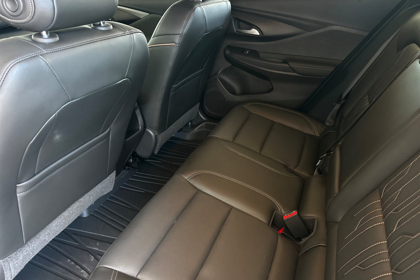 2024 Buick Envista Avenir photo 11