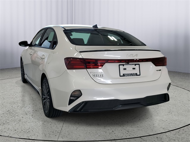 2023 Kia Forte GT-Line photo 4
