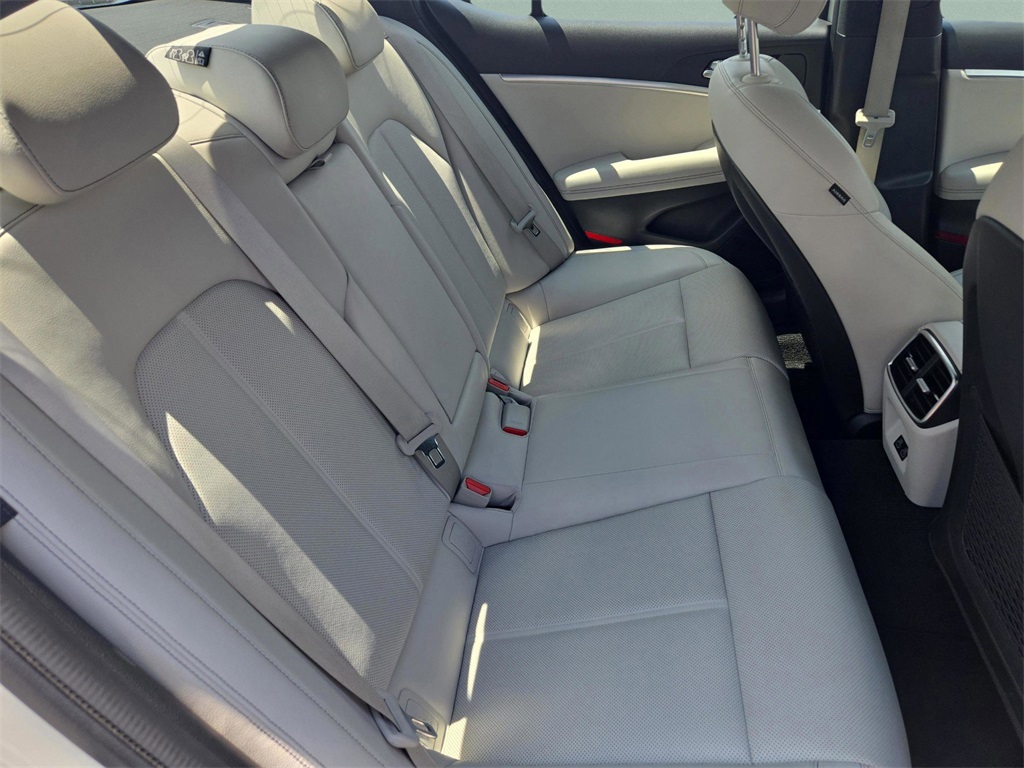 2024 Genesis G70 2.5T photo 21