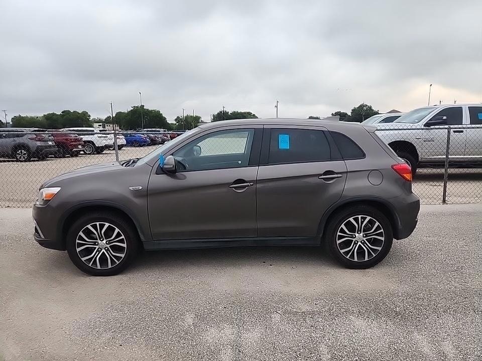2019 Mitsubishi Outlander Sport SE photo 3