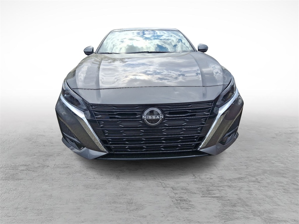 2025 Nissan Altima SV photo 2