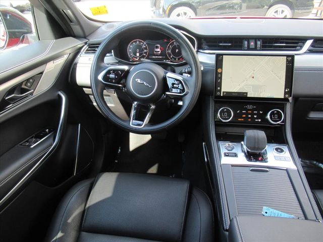 2024 Jaguar F-PACE P250 R-Dynamic S photo 12