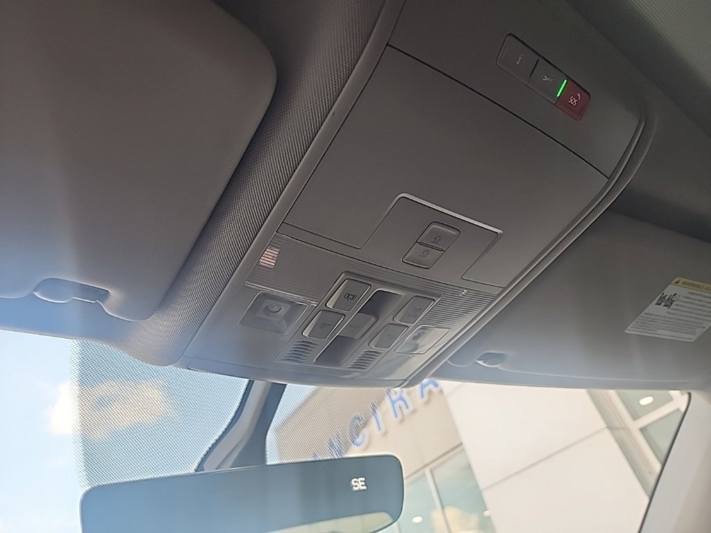 2021 Volkswagen Atlas V6 SE Technology R-Line photo 4