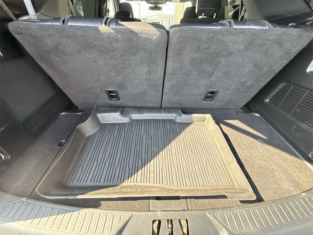2020 Ford Explorer ST photo 24