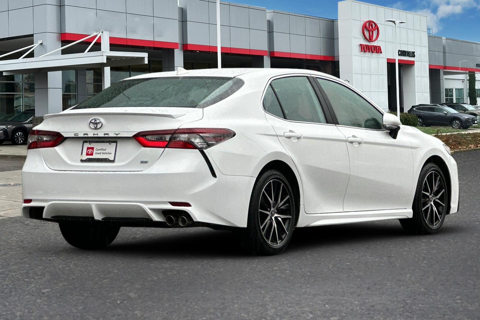 2024 Toyota Camry SE photo 3