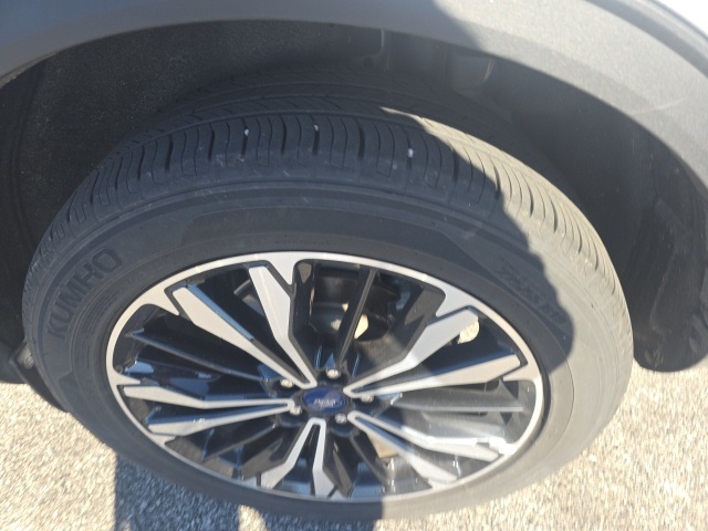 2022 Ford Escape SEL photo 3