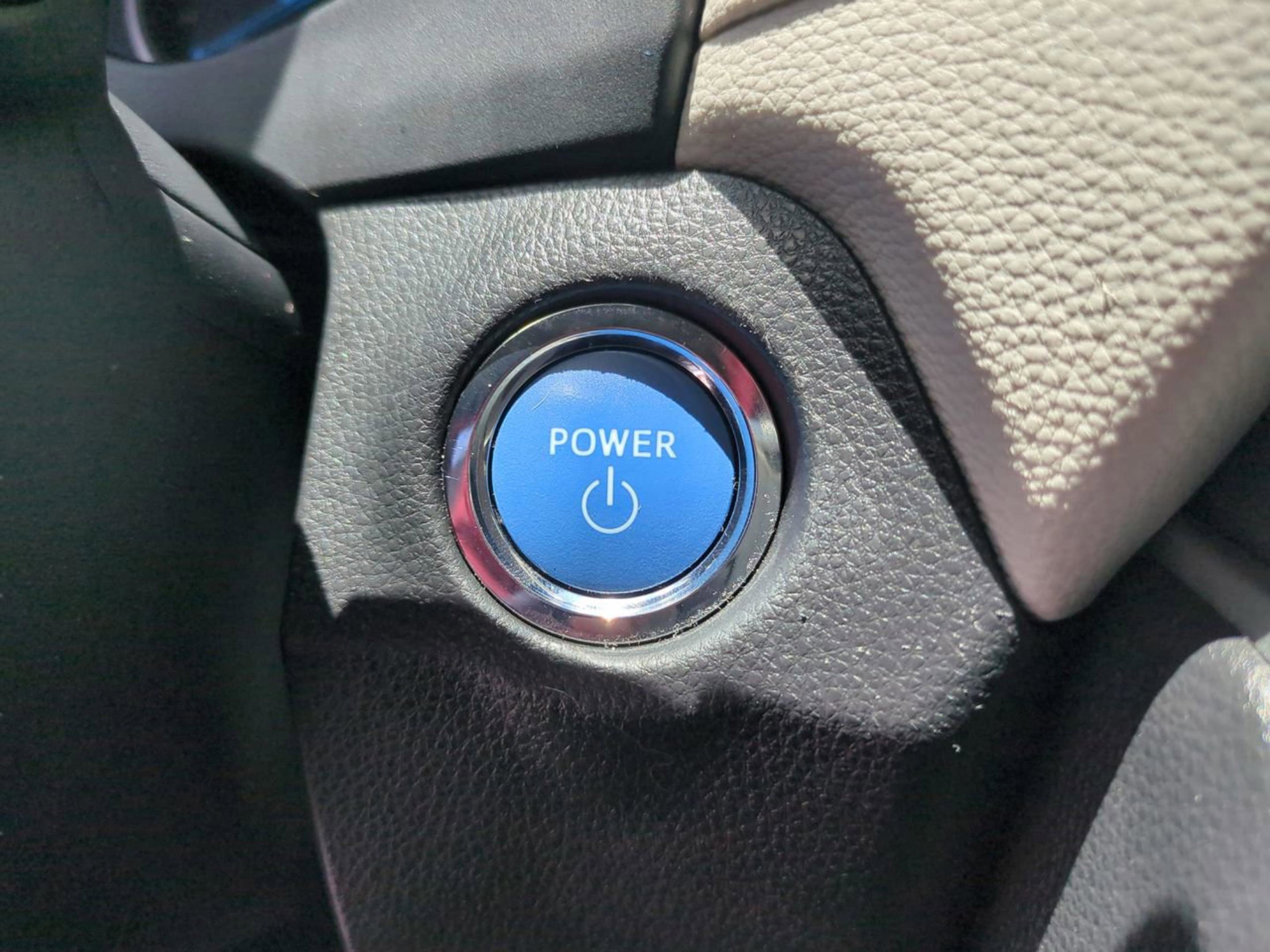 2022 Toyota RAV4 XLE Premium photo 30