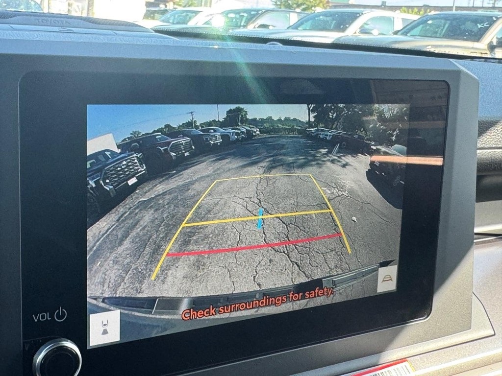 2025 Toyota Tacoma SR5 4x4 Double Cab photo 16