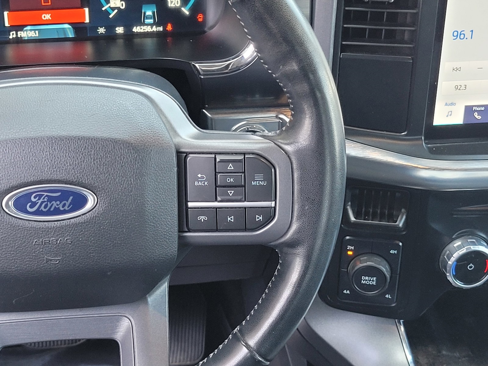 2023 Ford F-150 Lariat photo 13