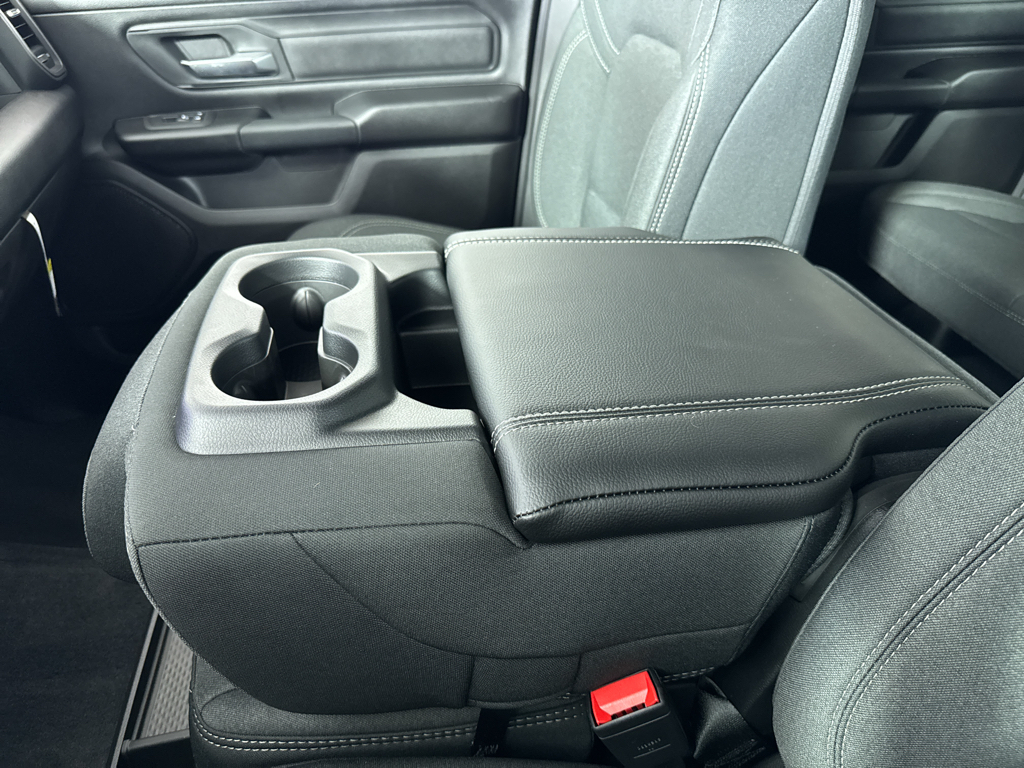 2025 Ram 1500 Tradesman photo 3